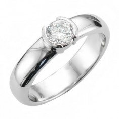 Classic Solitaire Engagement Ring in 14k White Gold